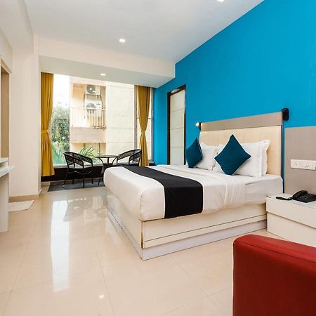 Hotel Aura - Near Malad Link Road Gorai Exterior foto
